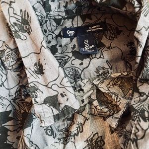 GAP MODERN FLORAL DRESS SHIRT